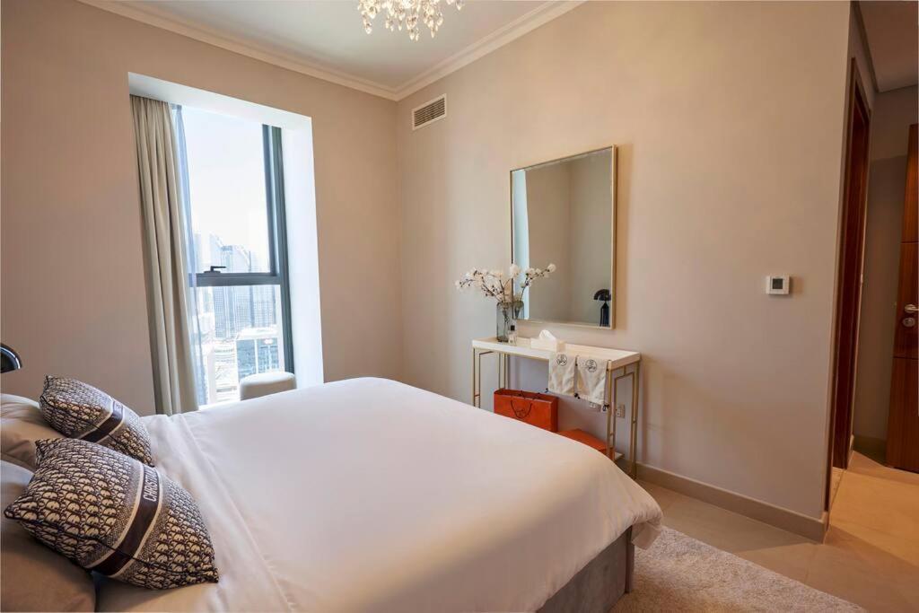 Ferienwohnung Larbi Breathtaking Burj And Fountain View Luxurious 2 Bed Dubai Exterior foto